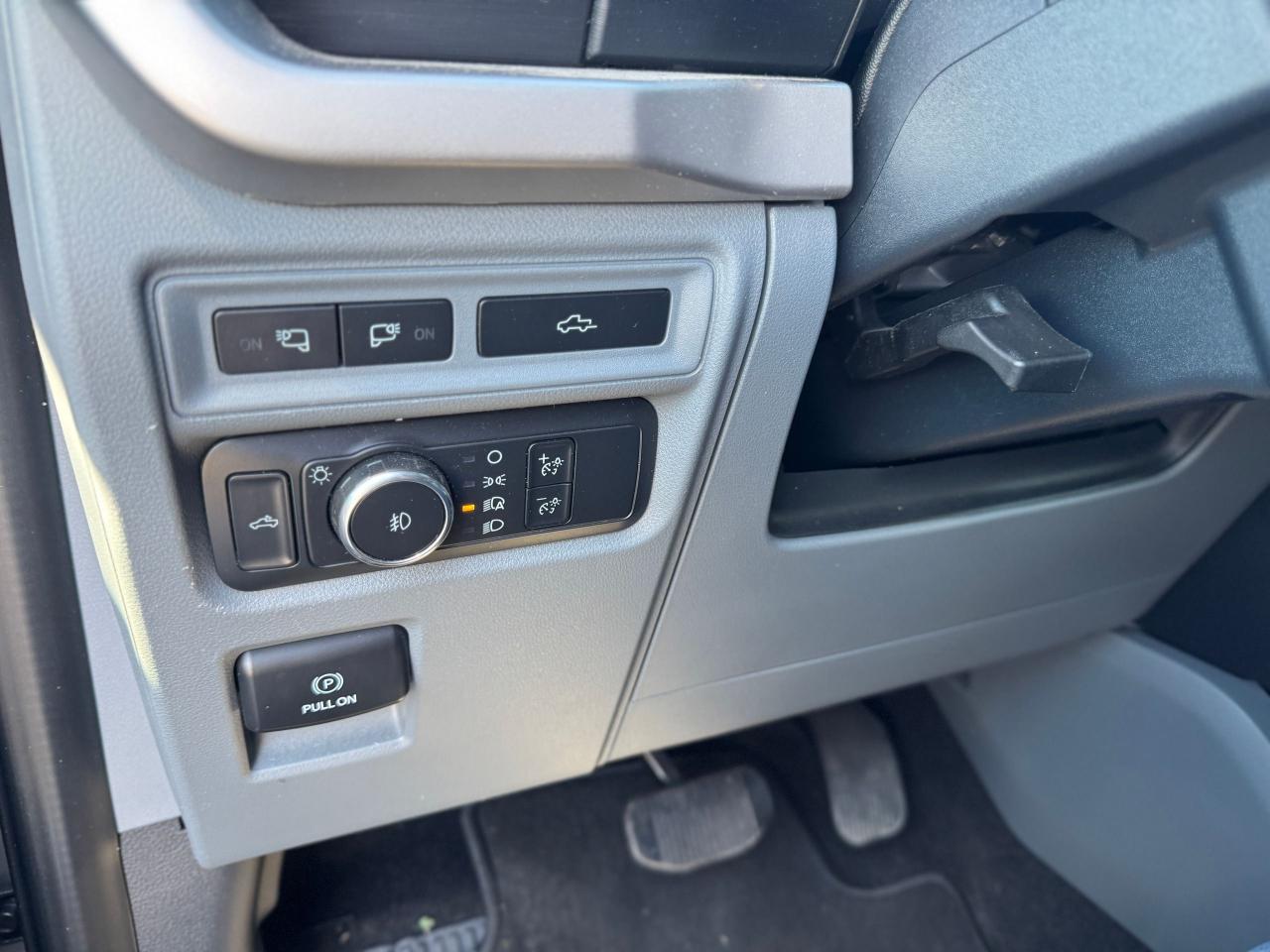 2022 Ford F-150 XLT 4WD W/ CAP CLEAN CARFAX | ONE OWNER - Photo #22