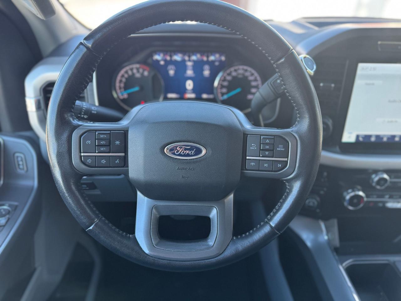 2022 Ford F-150 XLT 4WD W/ CAP CLEAN CARFAX | ONE OWNER - Photo #23