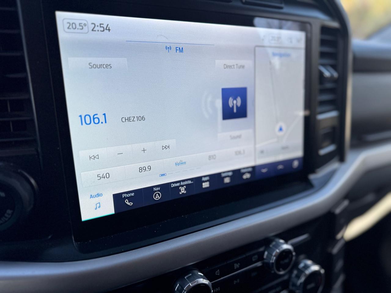 2022 Ford F-150 XLT 4WD W/ CAP CLEAN CARFAX | ONE OWNER - Photo #34
