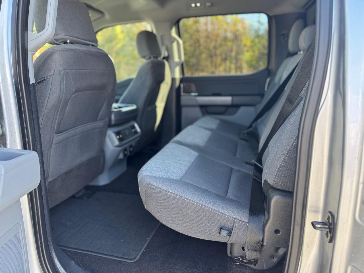 2022 Ford F-150 XLT 4WD W/ CAP CLEAN CARFAX | ONE OWNER - Photo #35