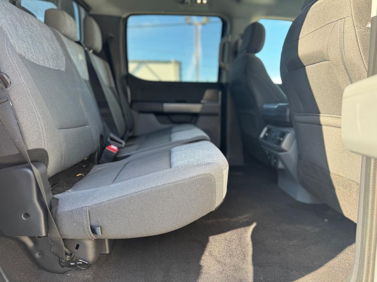 2022 Ford F-150 XLT 4WD W/ CAP CLEAN CARFAX | ONE OWNER - Photo #36