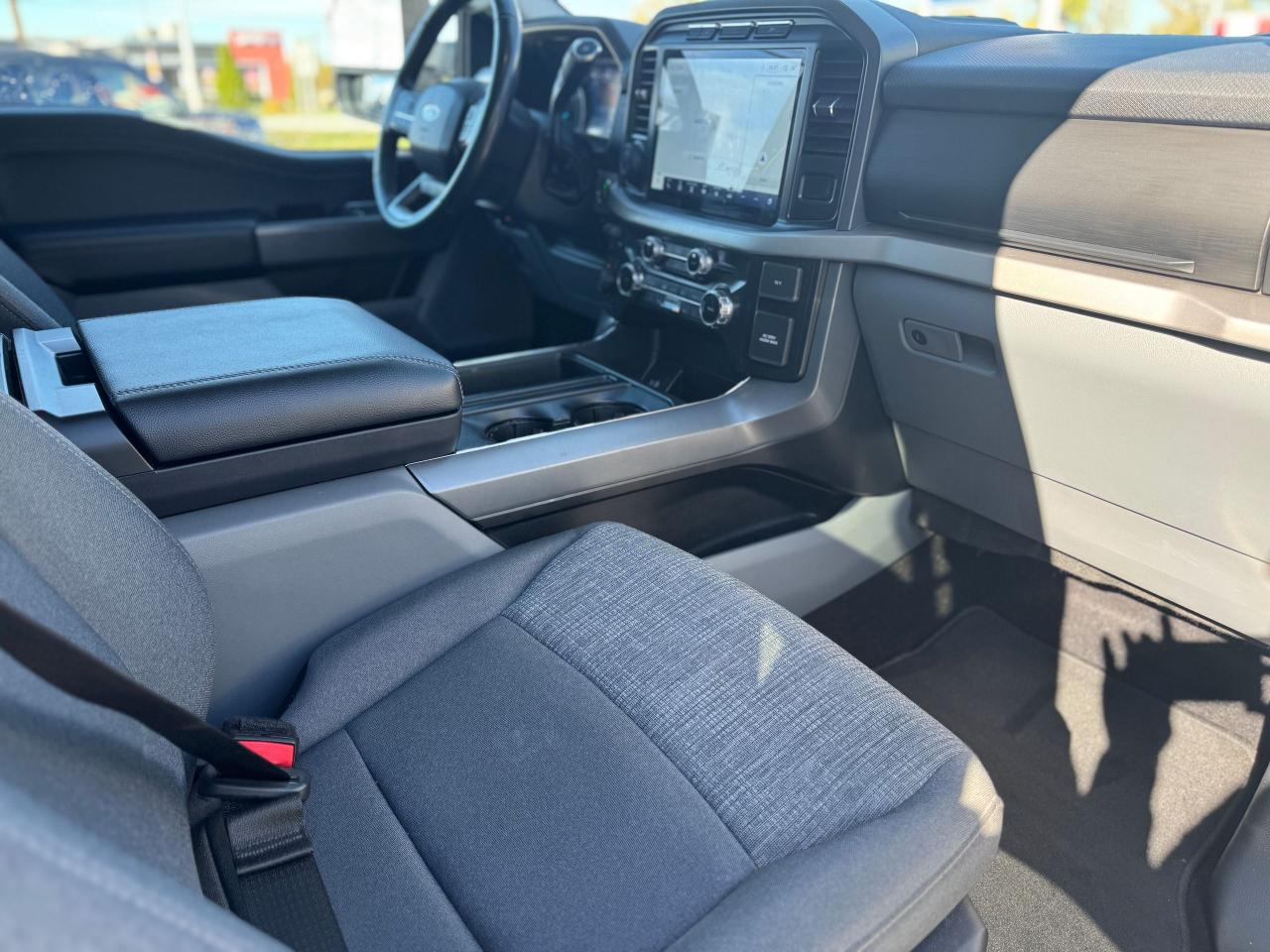 2022 Ford F-150 XLT 4WD W/ CAP CLEAN CARFAX | ONE OWNER - Photo #39