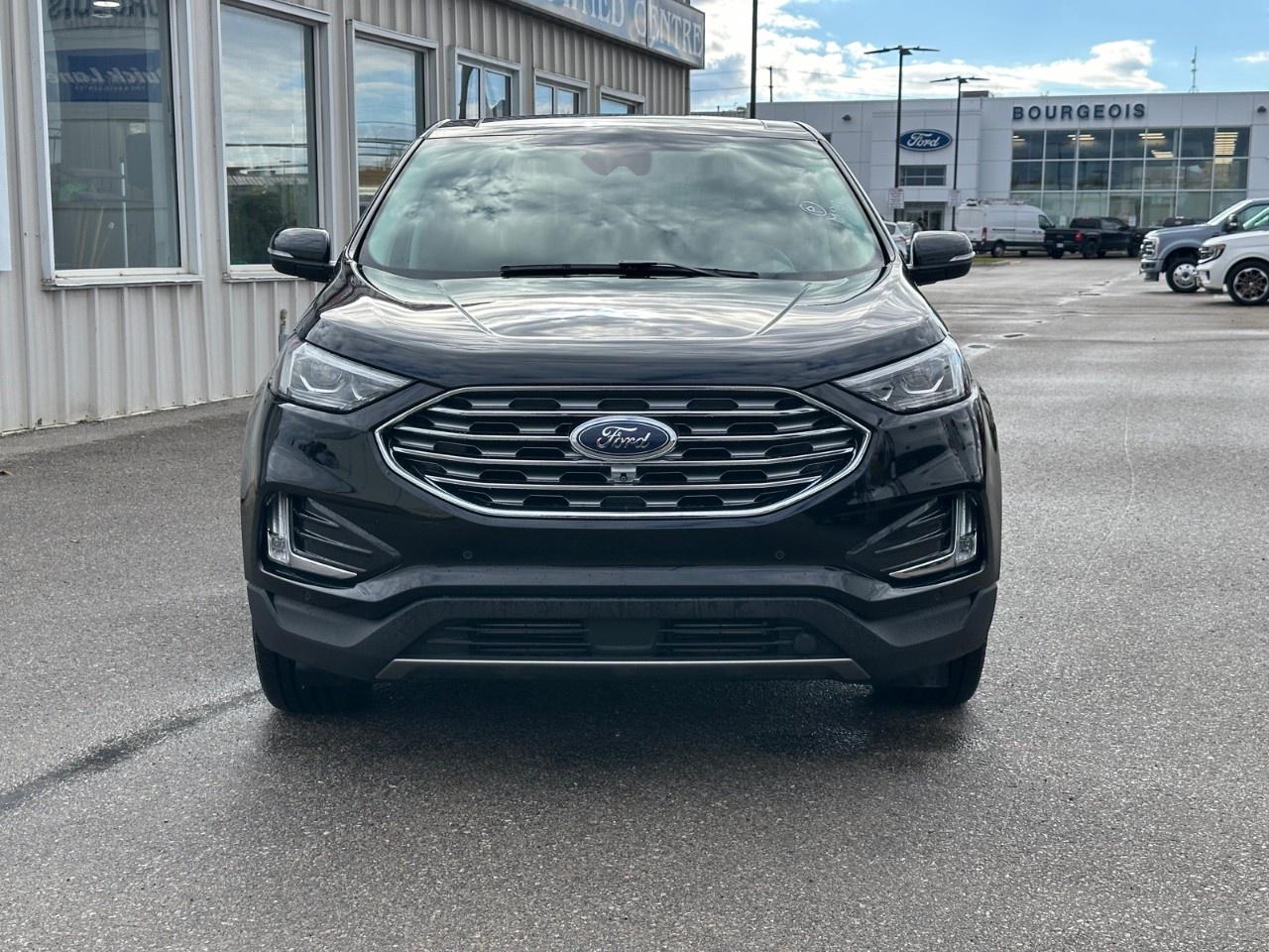 2022 Ford Edge Titanium AWD Photo