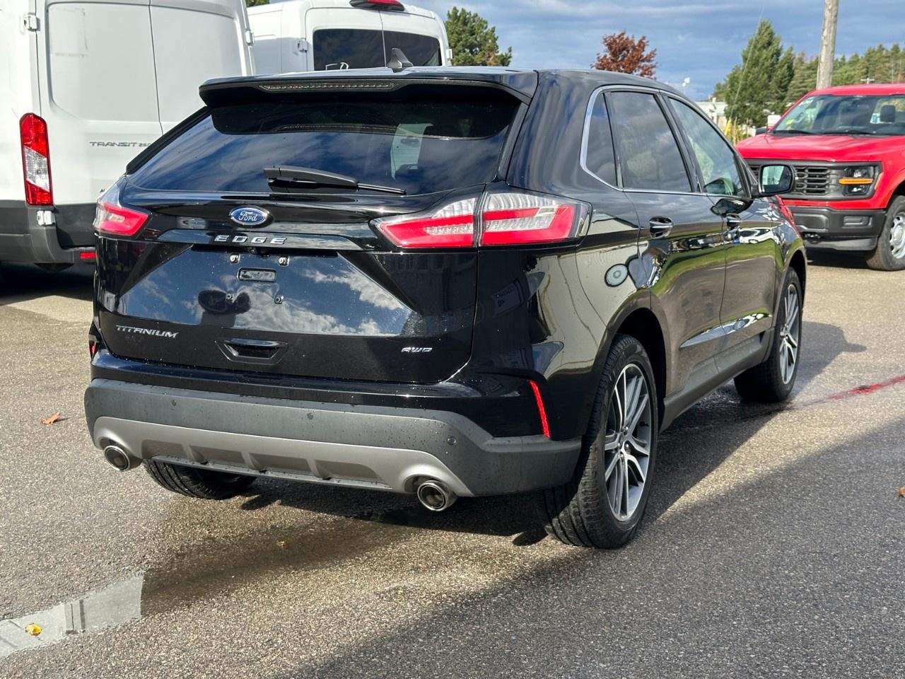 2022 Ford Edge Titanium AWD Photo