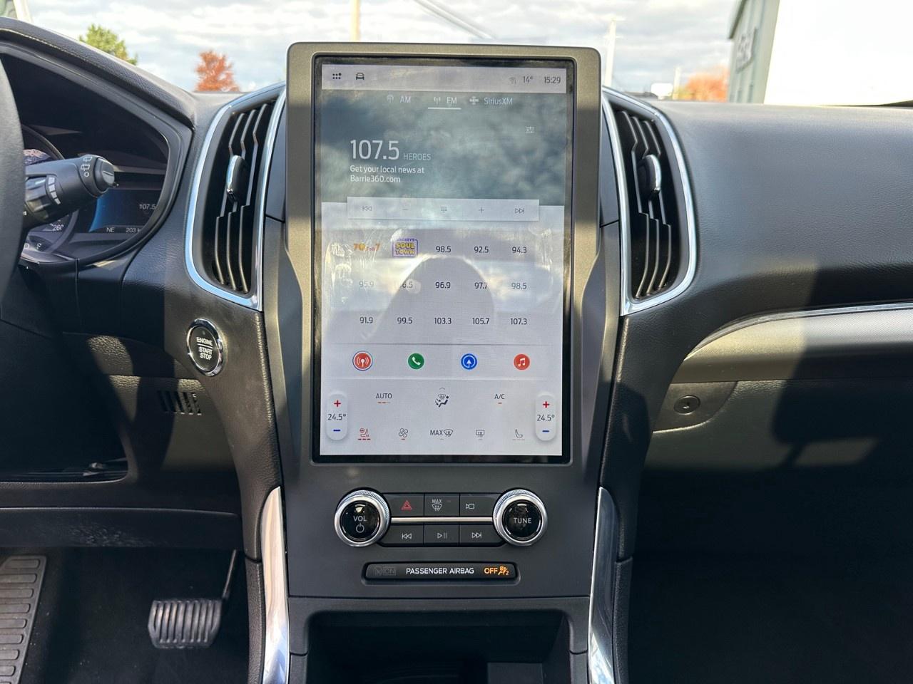 2022 Ford Edge Titanium AWD Photo