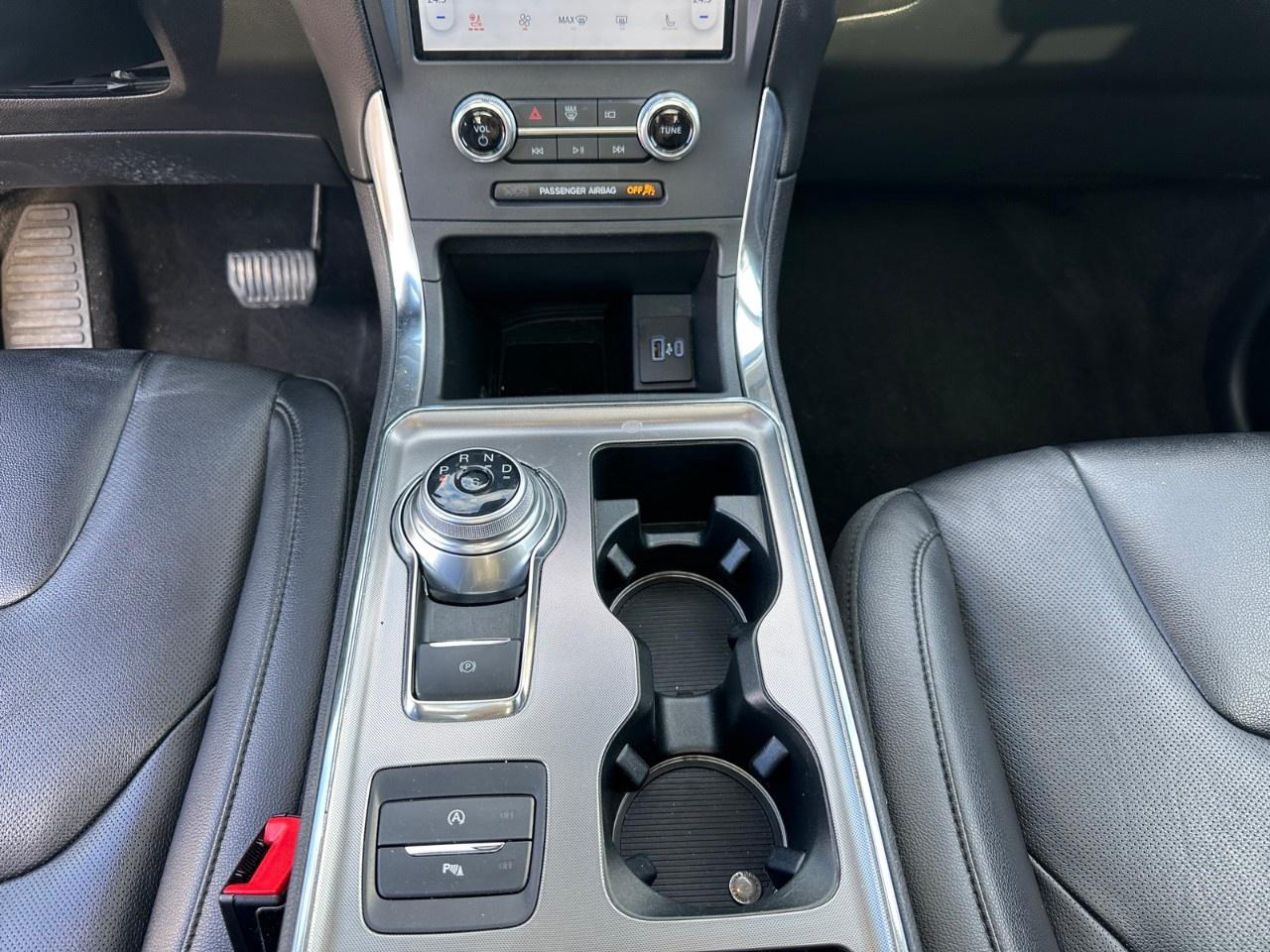 2022 Ford Edge Titanium AWD Photo