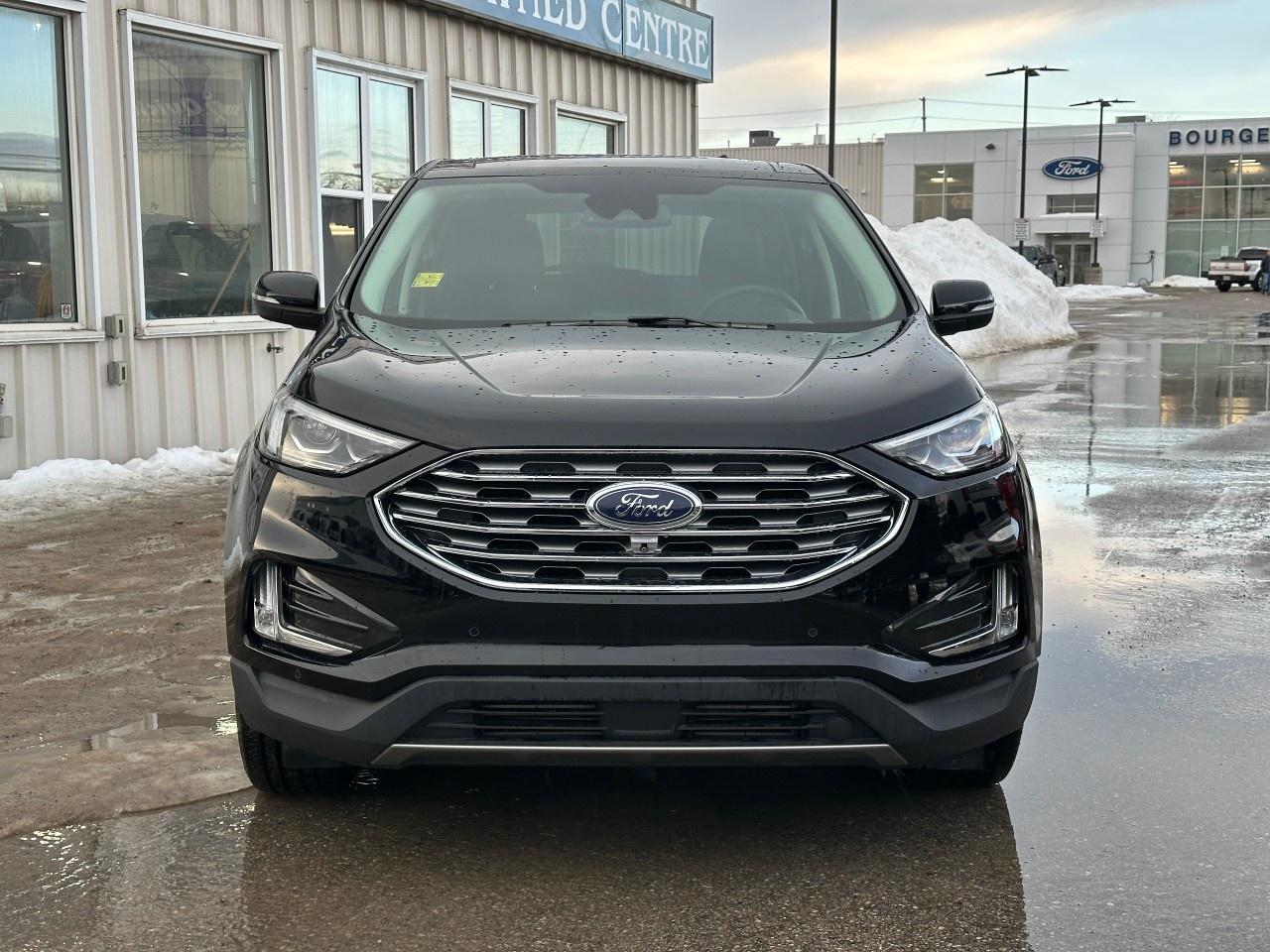 2022 Ford Edge Titanium AWD Photo