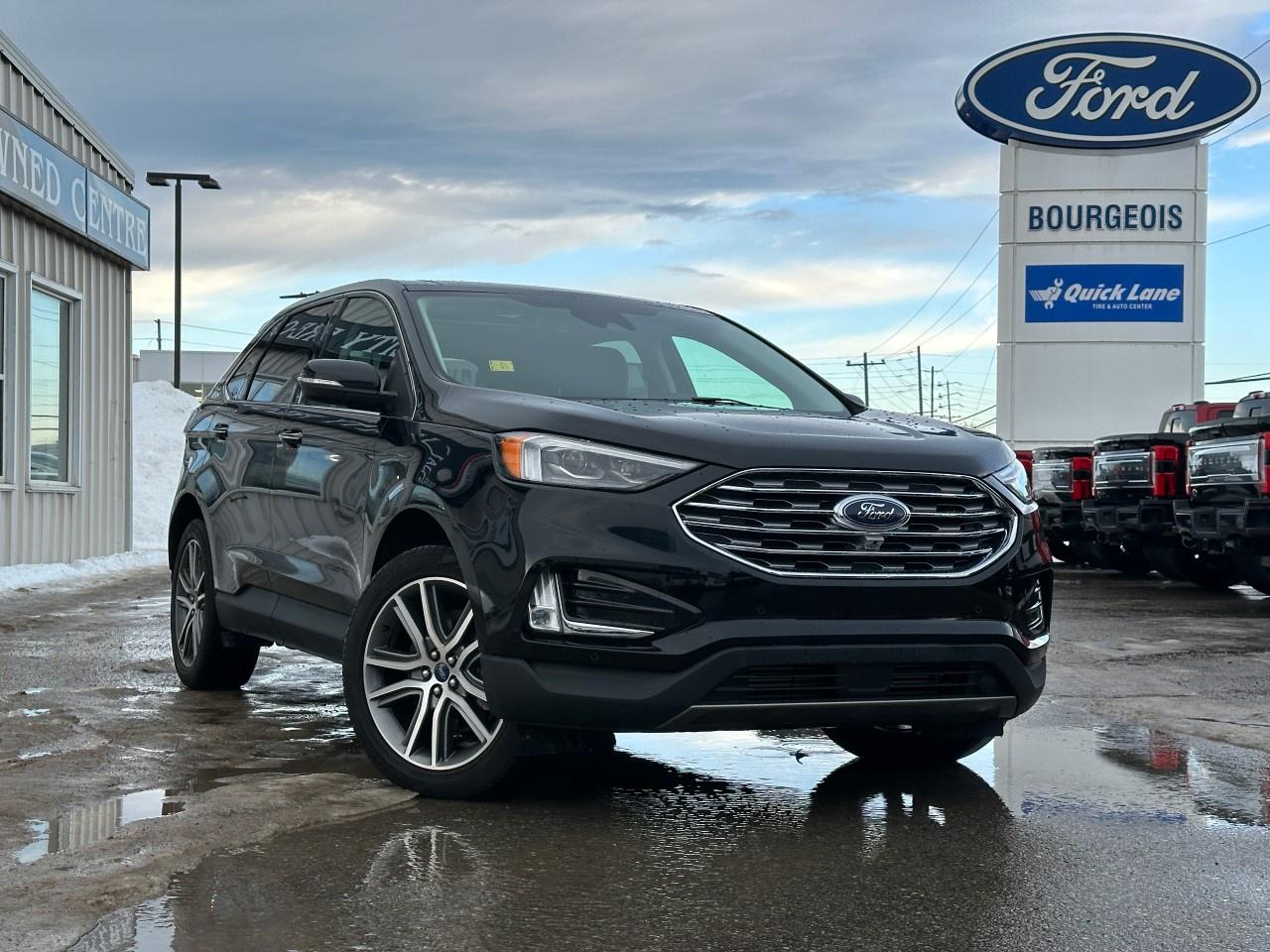 2022 Ford Edge Titanium AWD Photo0