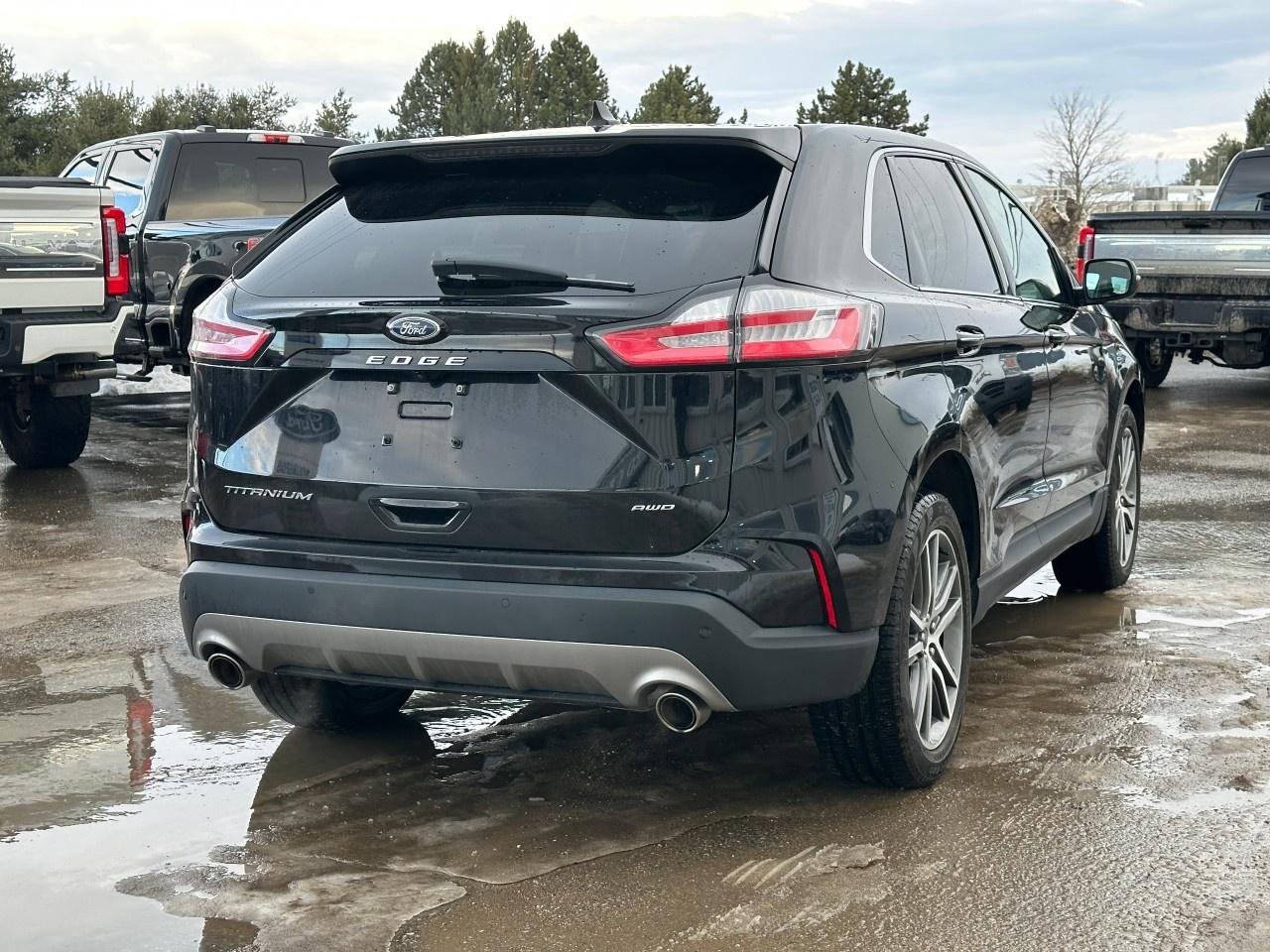 2022 Ford Edge Titanium AWD Photo