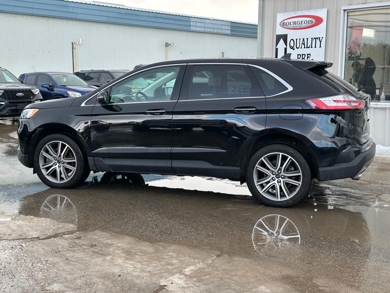 2022 Ford Edge Titanium AWD Photo