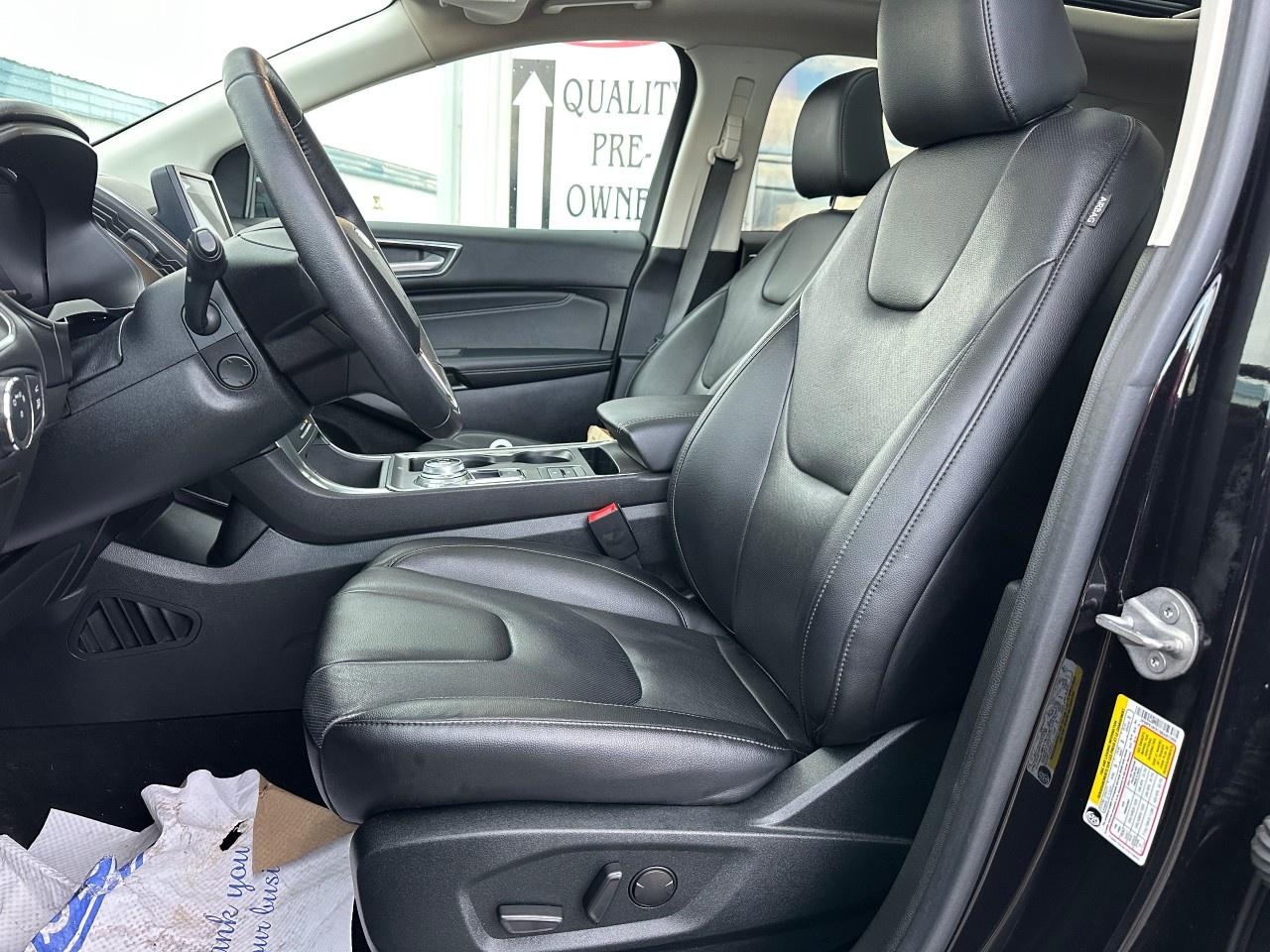 2022 Ford Edge Titanium AWD Photo