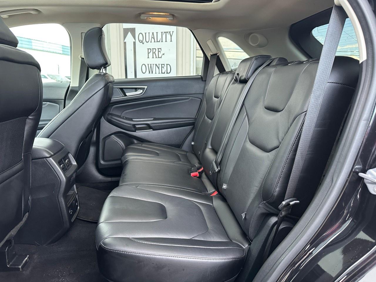 2022 Ford Edge Titanium AWD Photo