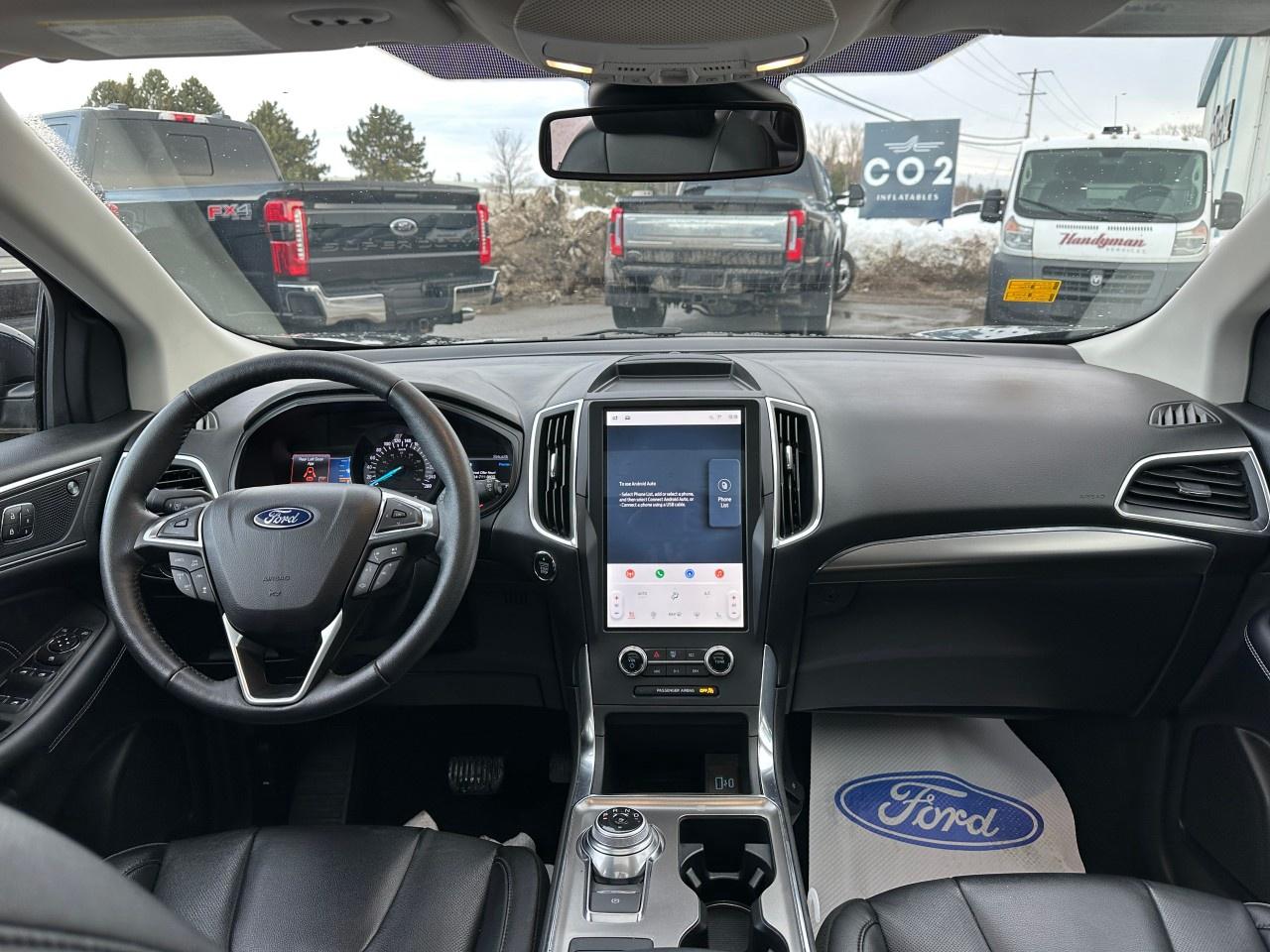 2022 Ford Edge Titanium AWD Photo