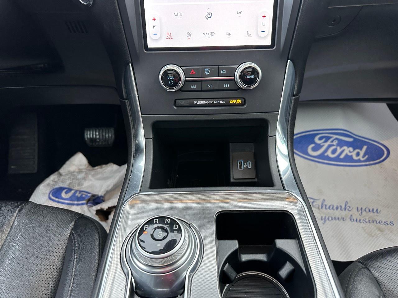 2022 Ford Edge Titanium AWD Photo