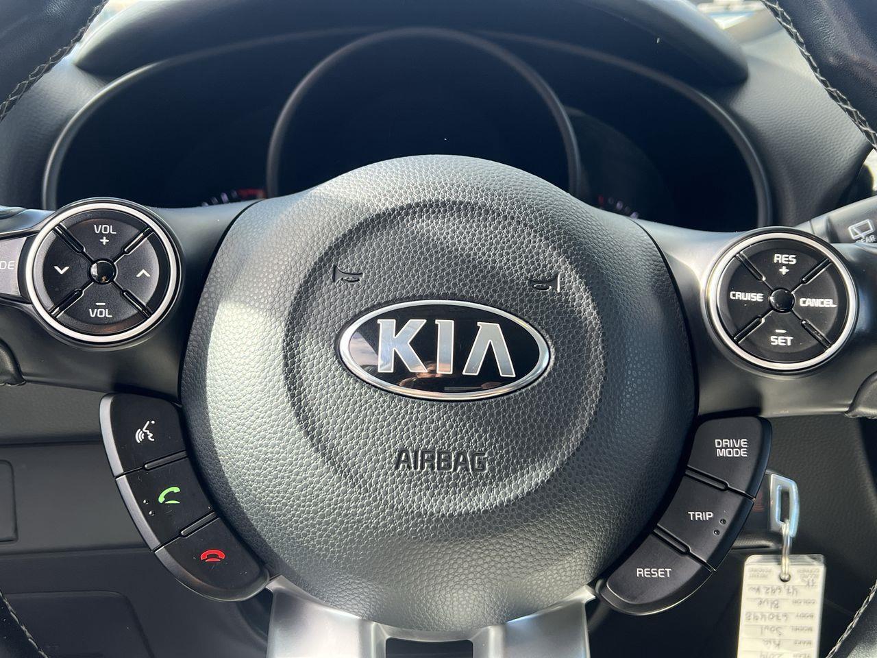 2019 Kia Soul EX SIRIUS XM, HEATED FRONT SEATS, BACK UP CAM, CRUISE CONTROL!! Photo