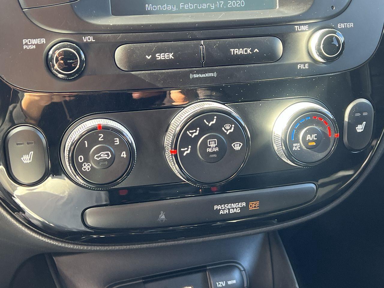 2019 Kia Soul EX SIRIUS XM, HEATED FRONT SEATS, BACK UP CAM, CRUISE CONTROL!! Photo