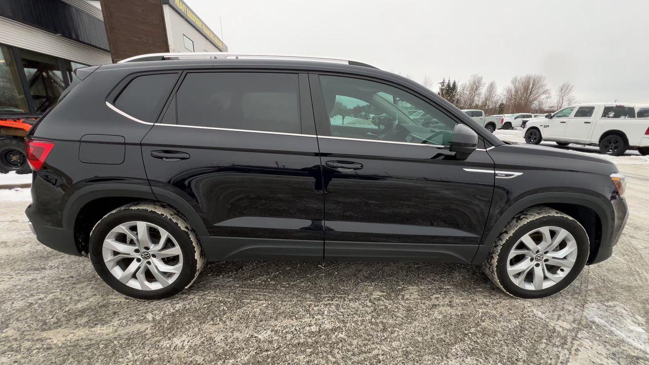 2022 Volkswagen Taos Comfortline AWD, MOONROOF, FRONT HEATED SEATS, CRUISE CONTROL, SIRIUS XM, BACK UP CAM!! Photo4