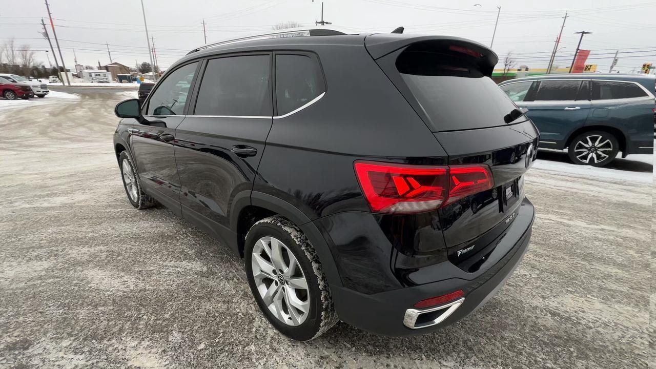 2022 Volkswagen Taos Comfortline AWD, MOONROOF, FRONT HEATED SEATS, CRUISE CONTROL, SIRIUS XM, BACK UP CAM!! Photo