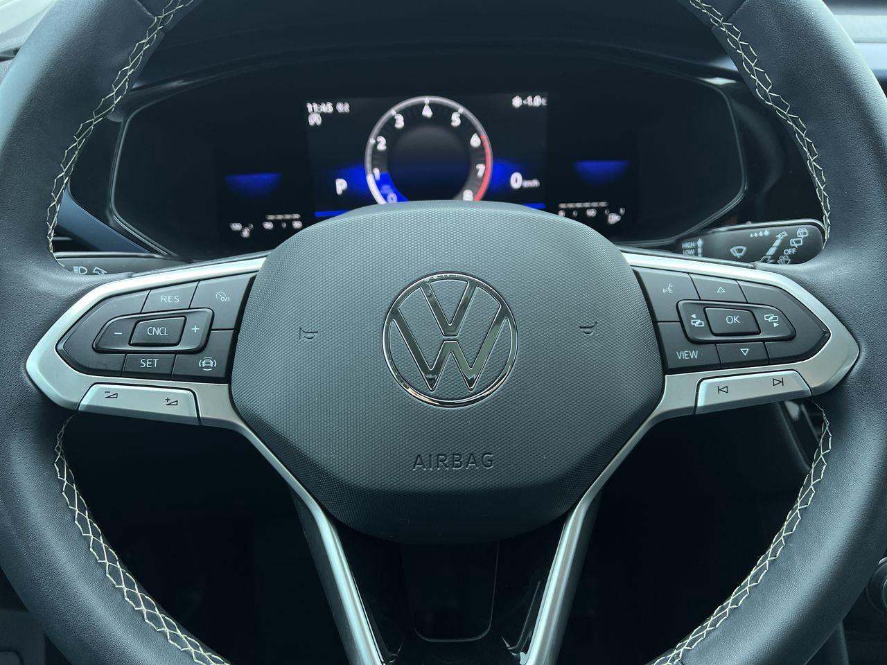 2022 Volkswagen Taos Comfortline AWD, MOONROOF, FRONT HEATED SEATS, CRUISE CONTROL, SIRIUS XM, BACK UP CAM!! Photo