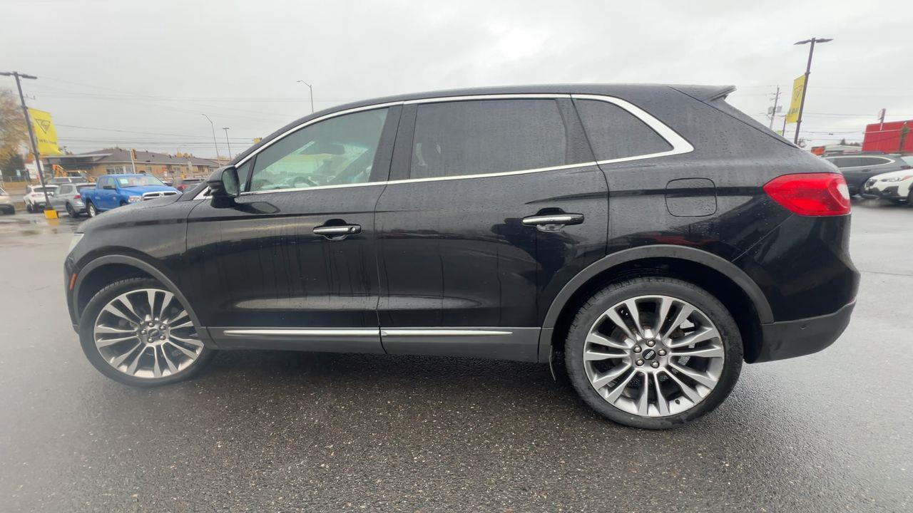 2018 Lincoln MKX Reserve AWD, MOONROOF, HEATED LEATHER SEATS, SIRIUS XM, NAV, BACK UP CAM!! Photo4