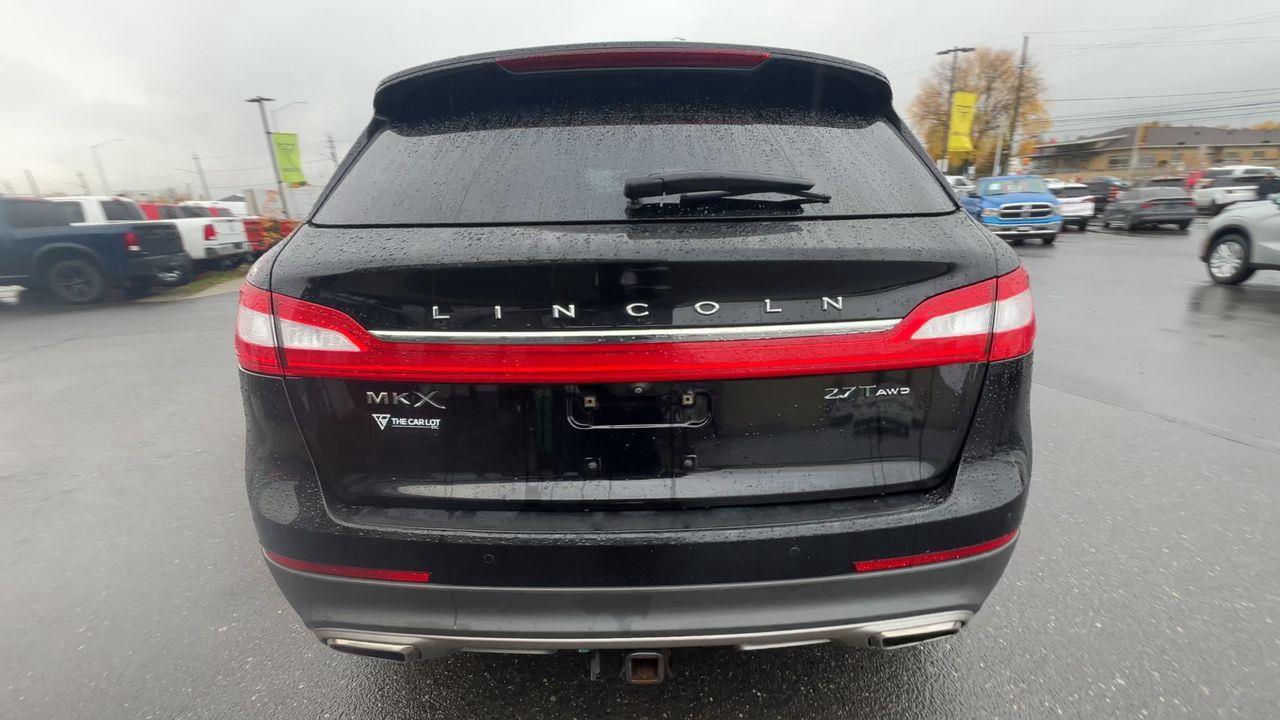 2018 Lincoln MKX Reserve AWD, MOONROOF, HEATED LEATHER SEATS, SIRIUS XM, NAV, BACK UP CAM!! Photo