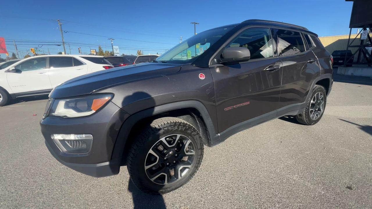 2021 Jeep Compass Trailhawk 4X4, MOONROOF, SIRIUS XM, NAV, BACK UP CAM, HEATED LEATHER SEATS!! Photo3