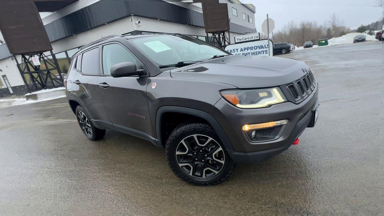 2021 Jeep Compass Trailhawk 4X4, MOONROOF, SIRIUS XM, NAV, BACK UP CAM, HEATED LEATHER SEATS!! Photo