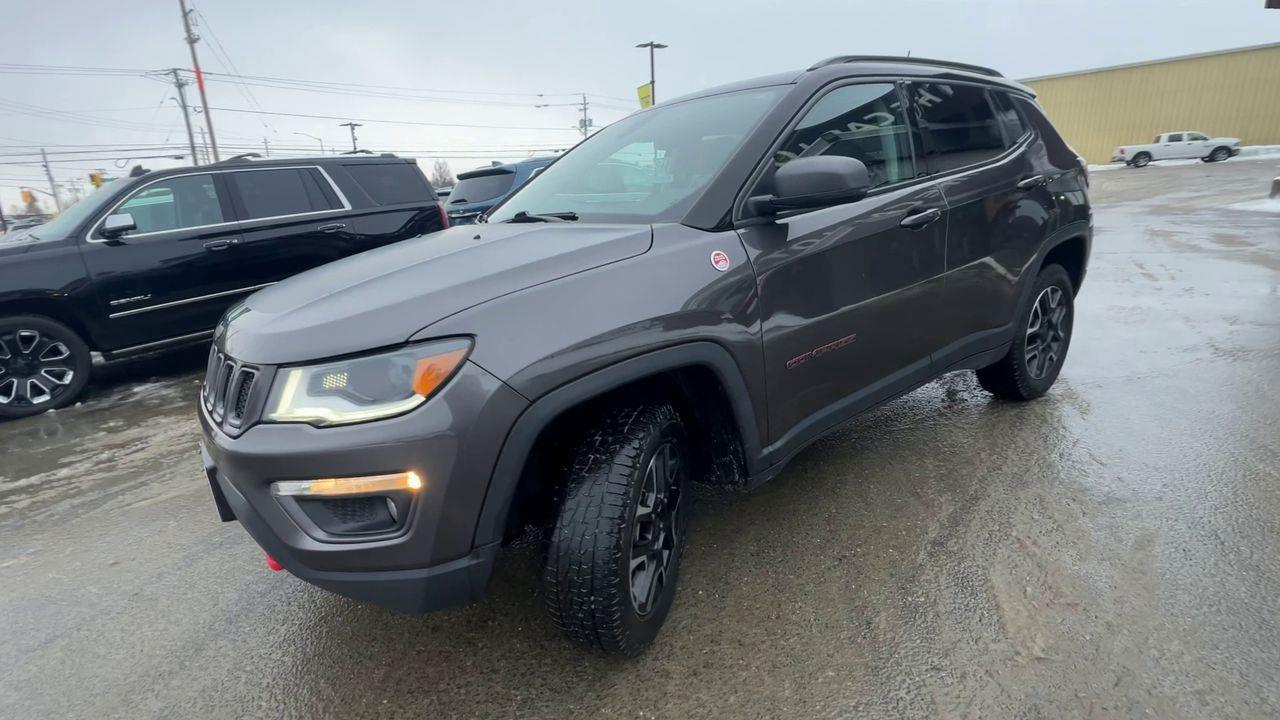 2021 Jeep Compass Trailhawk 4X4, MOONROOF, SIRIUS XM, NAV, BACK UP CAM, HEATED LEATHER SEATS!! Photo3