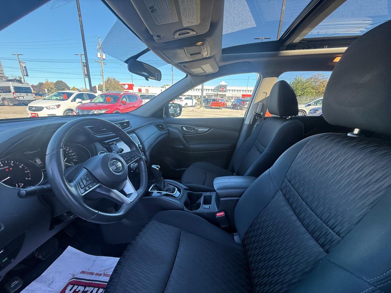 2017 Nissan Rogue SV AWD!! Photo