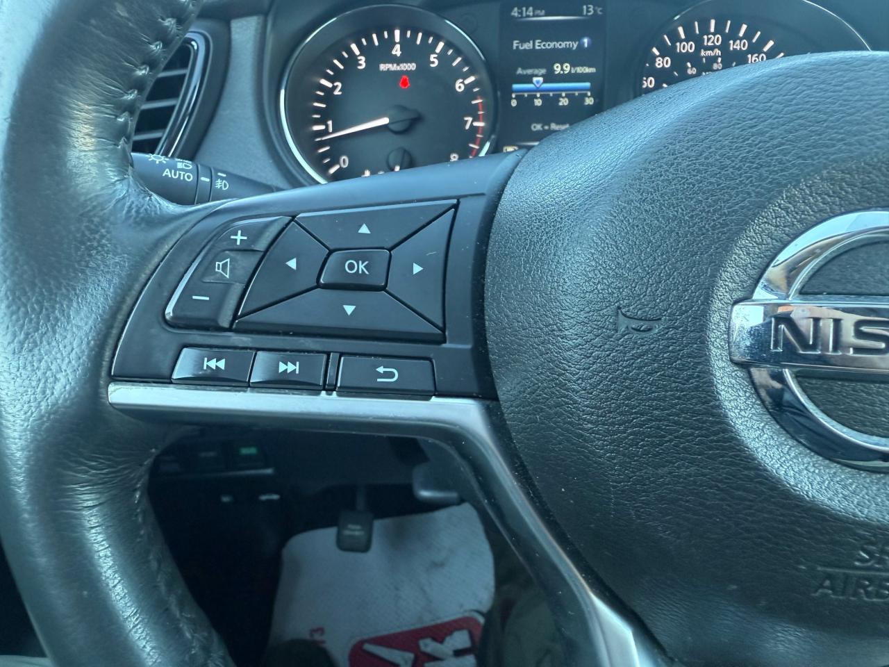 2017 Nissan Rogue SV AWD!! Photo