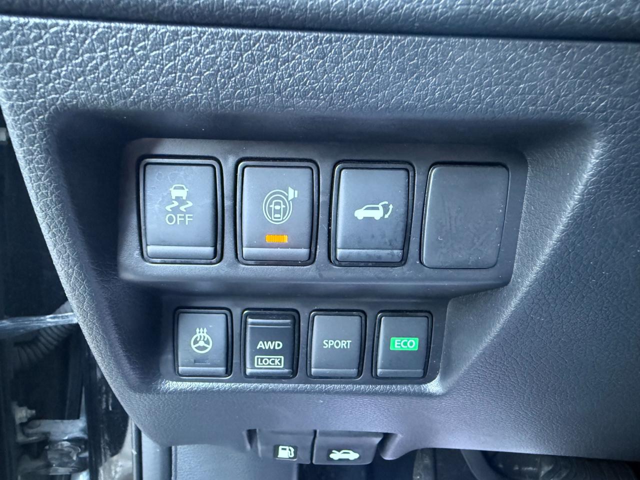 2017 Nissan Rogue SV AWD!! Photo