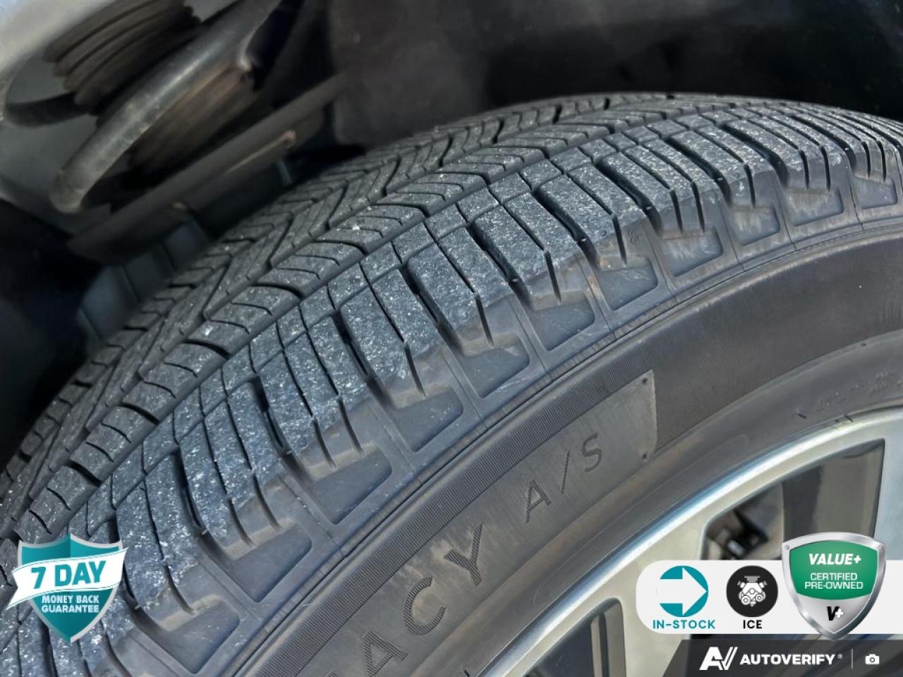 2022 Ford Explorer ST-Line HEATED CAPTAIN'S CHAIRS | EQUIP GRP 250A PKG | ROO Photo