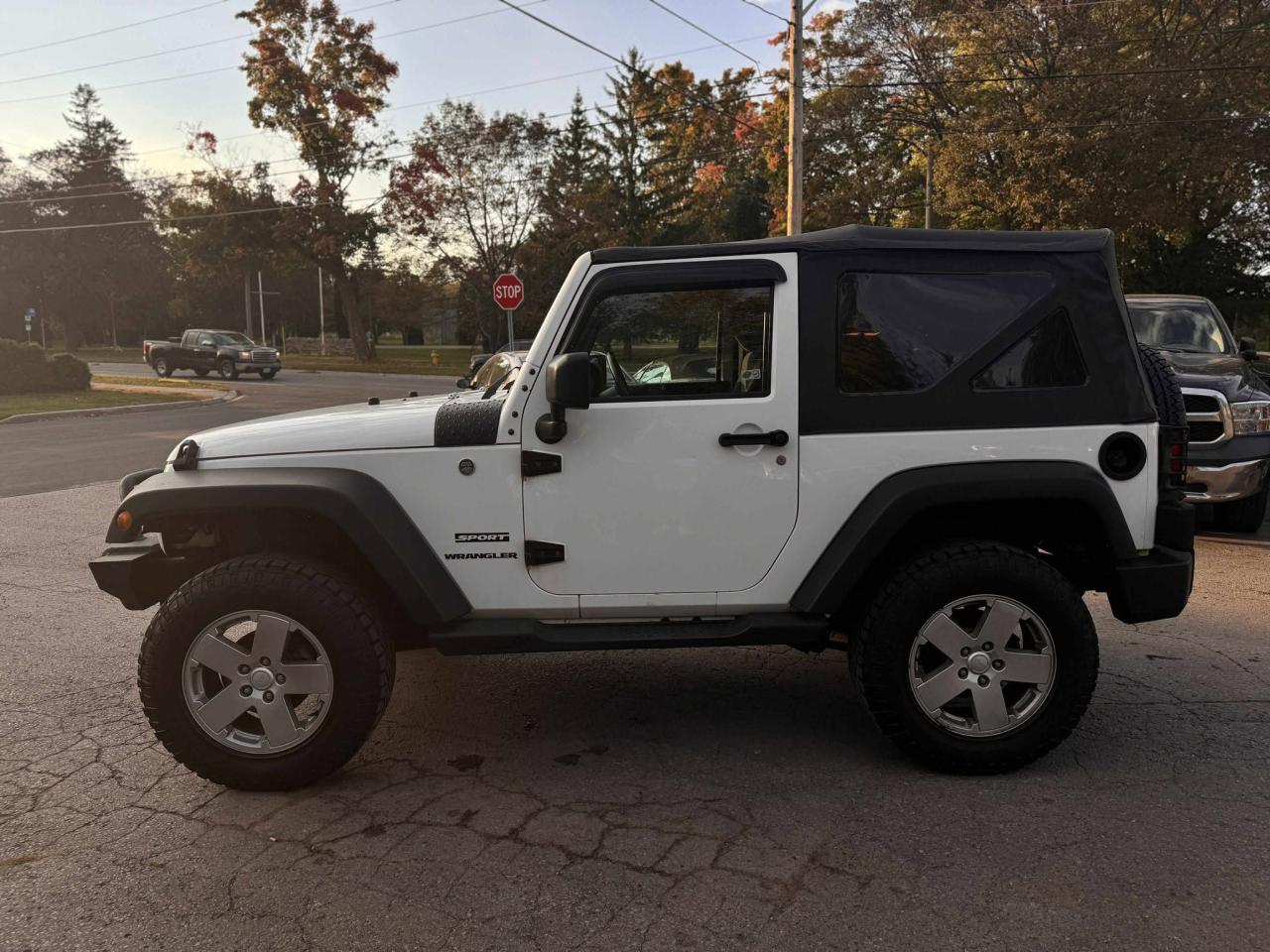 2017 Jeep Wrangler SPORT - Photo #4