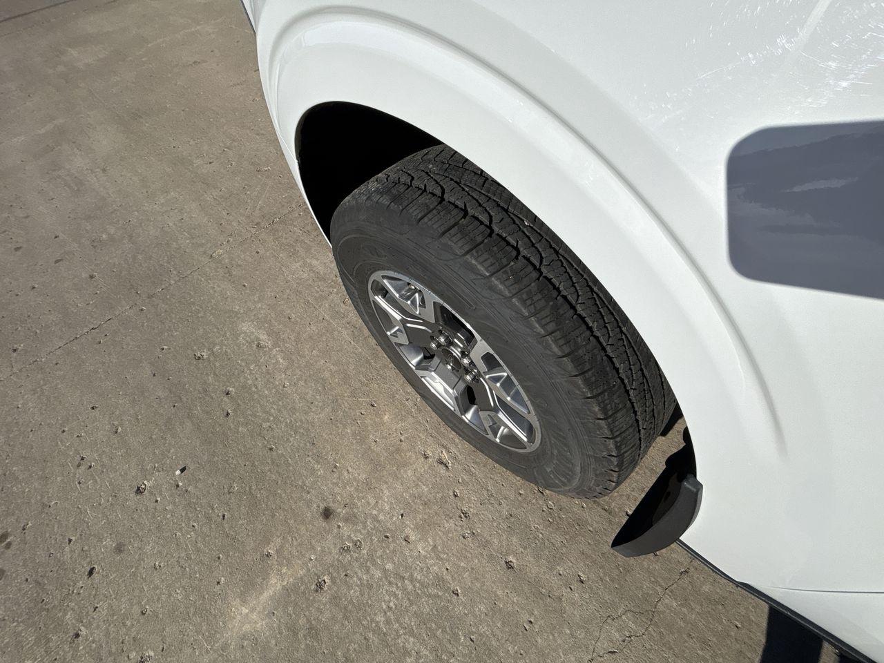 2022 Ford Maverick XL AWD SuperCrew Photo5