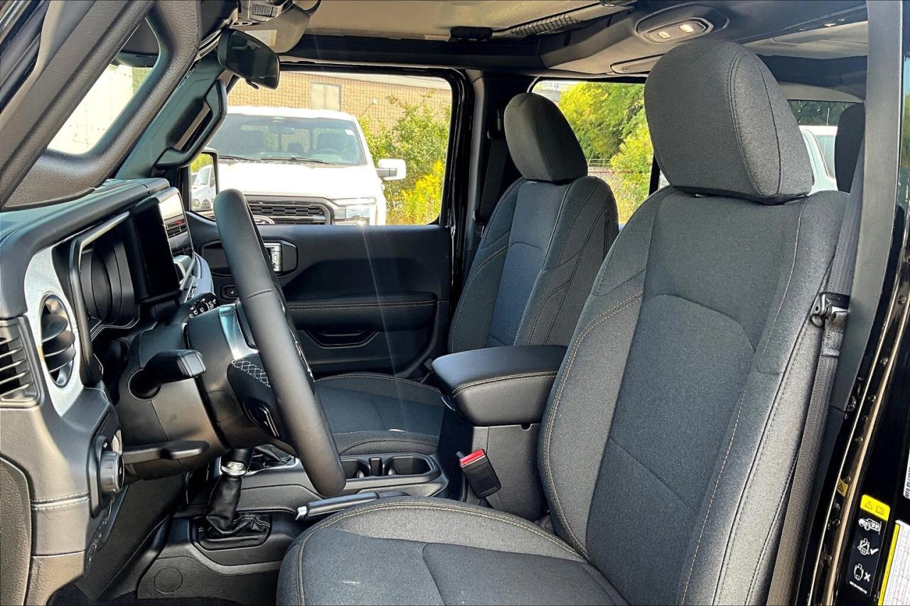 2026 Jeep Wrangler SAHARA | Hardtop | 12" Touchscreen | Pwr Seat Photo