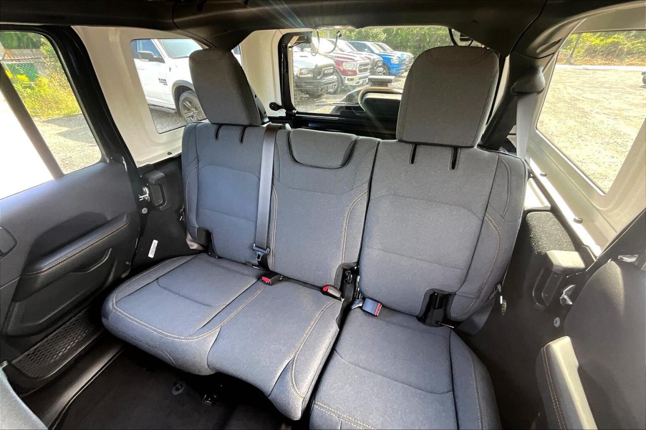 2026 Jeep Wrangler SAHARA | Hardtop | 12" Touchscreen | Pwr Seat Photo