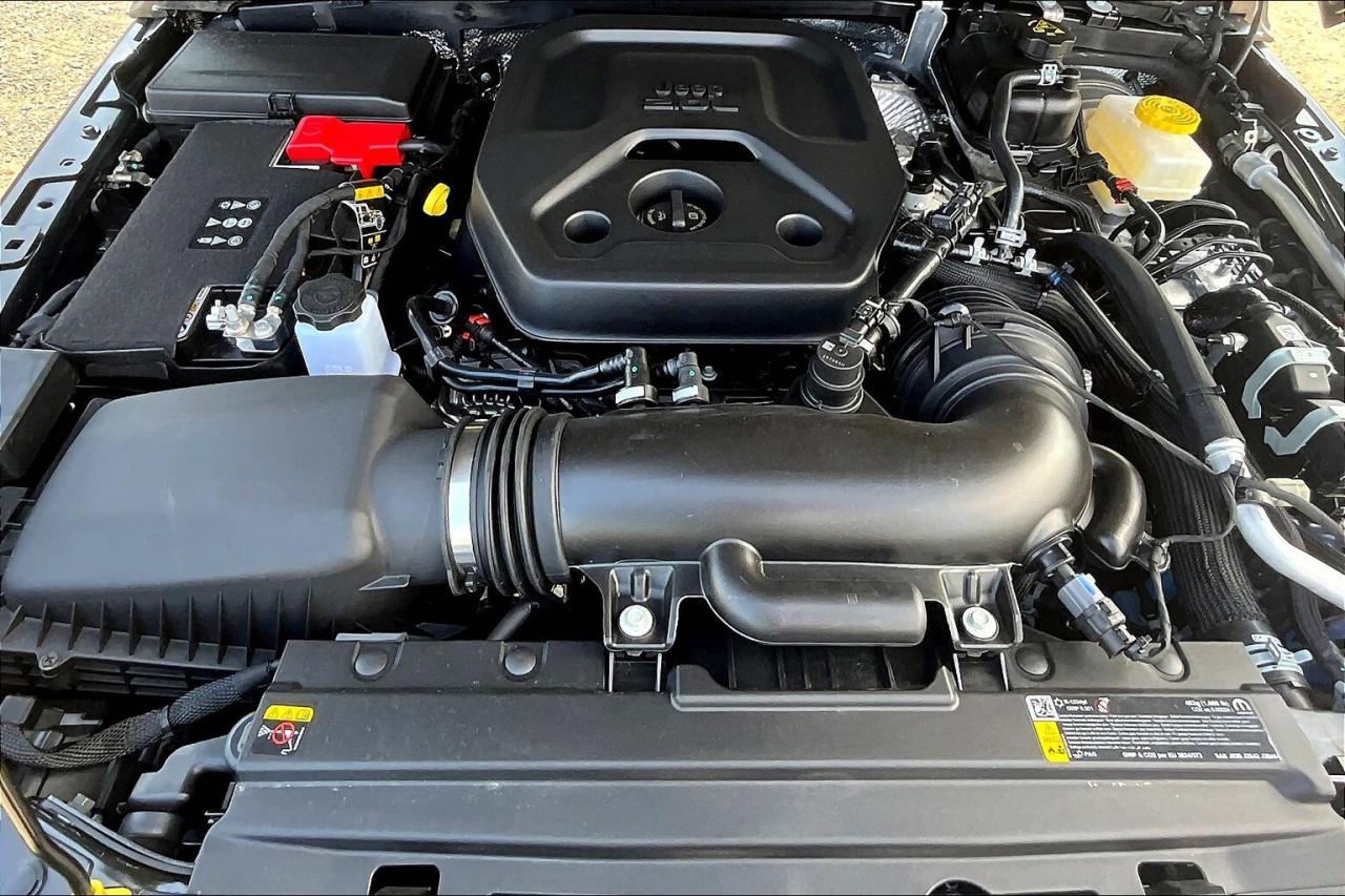 2026 Jeep Wrangler SAHARA | Hardtop | 12" Touchscreen | Pwr Seat Photo