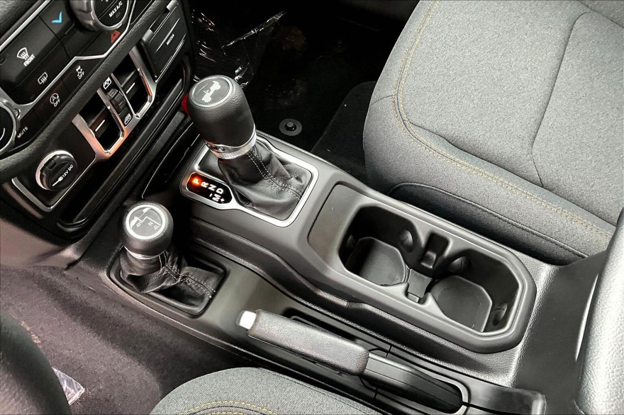 2026 Jeep Wrangler SPORT 4DR | Hardtop | 12" Touchscreen | Carplay Photo