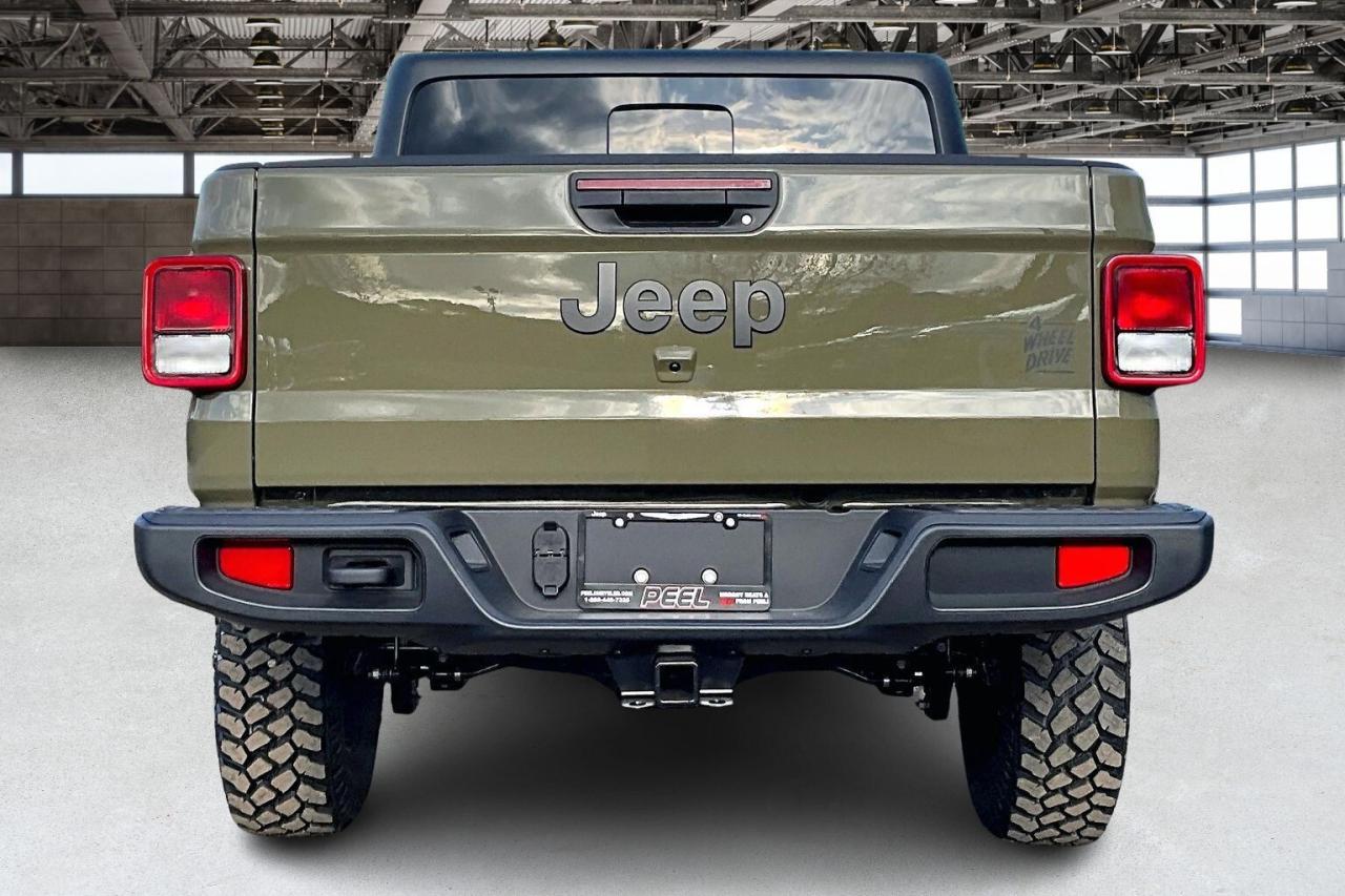 2026 Jeep Gladiator WILLYS 4X4 | Hardtop | Conv Grp | Class IV Hitch Photo3