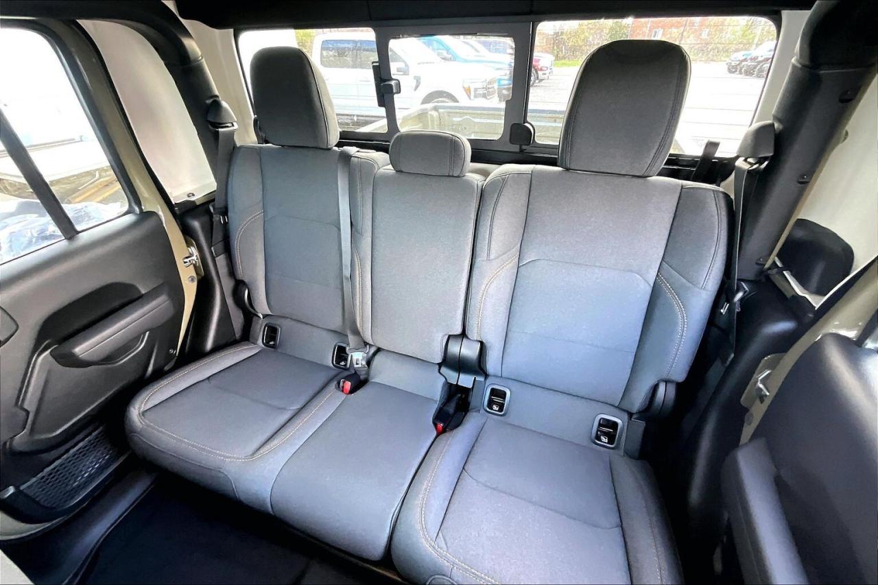 2026 Jeep Gladiator WILLYS 4X4 | Hardtop | Conv Grp | Class IV Hitch Photo