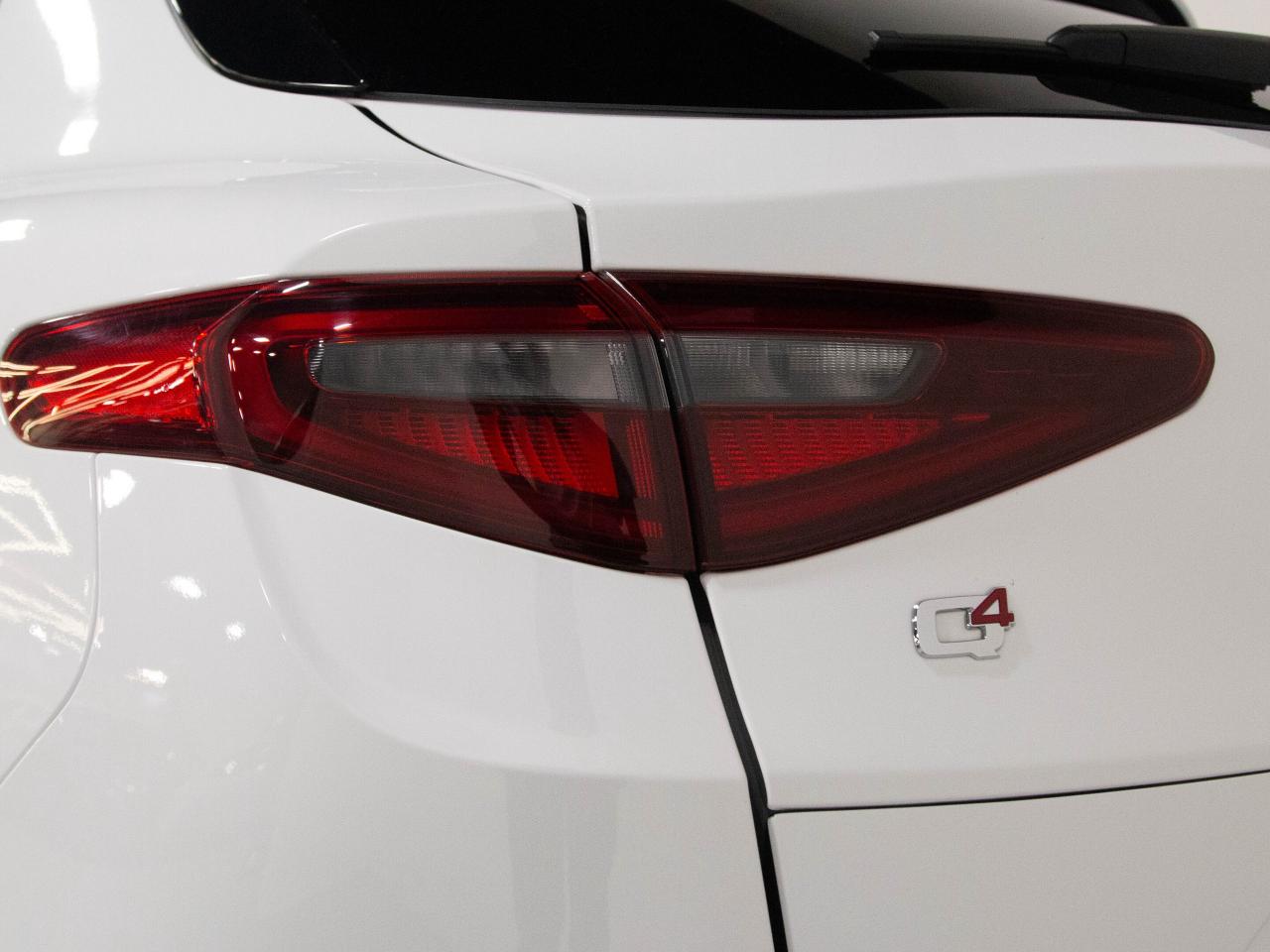 2022 Alfa Romeo Stelvio VELOCE | ACTIVE ASSIST PLUS PKG | 20"RIM Photo