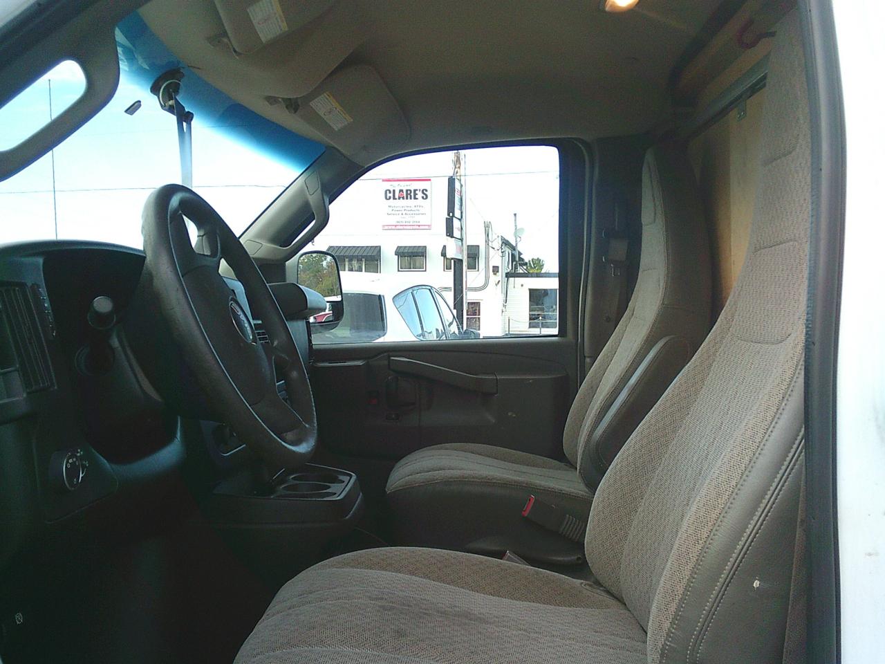 2017 GMC Savana Cargo Van RWD 3500 135 - Photo #11