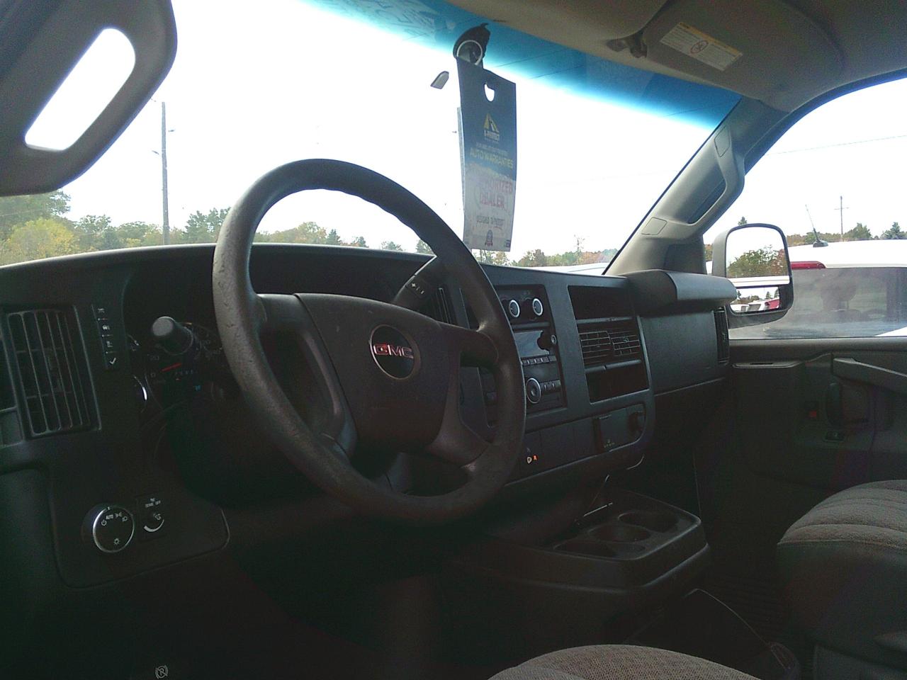 2017 GMC Savana Cargo Van RWD 3500 135 - Photo #12
