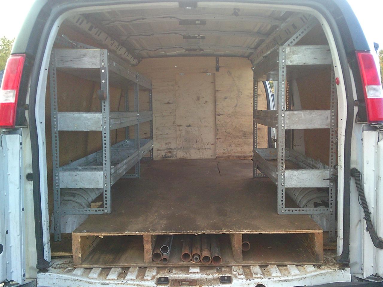 2017 GMC Savana Cargo Van RWD 3500 135 - Photo #21