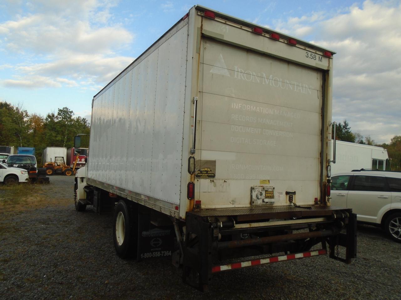 2013 Hino 268 Reefer Photo3