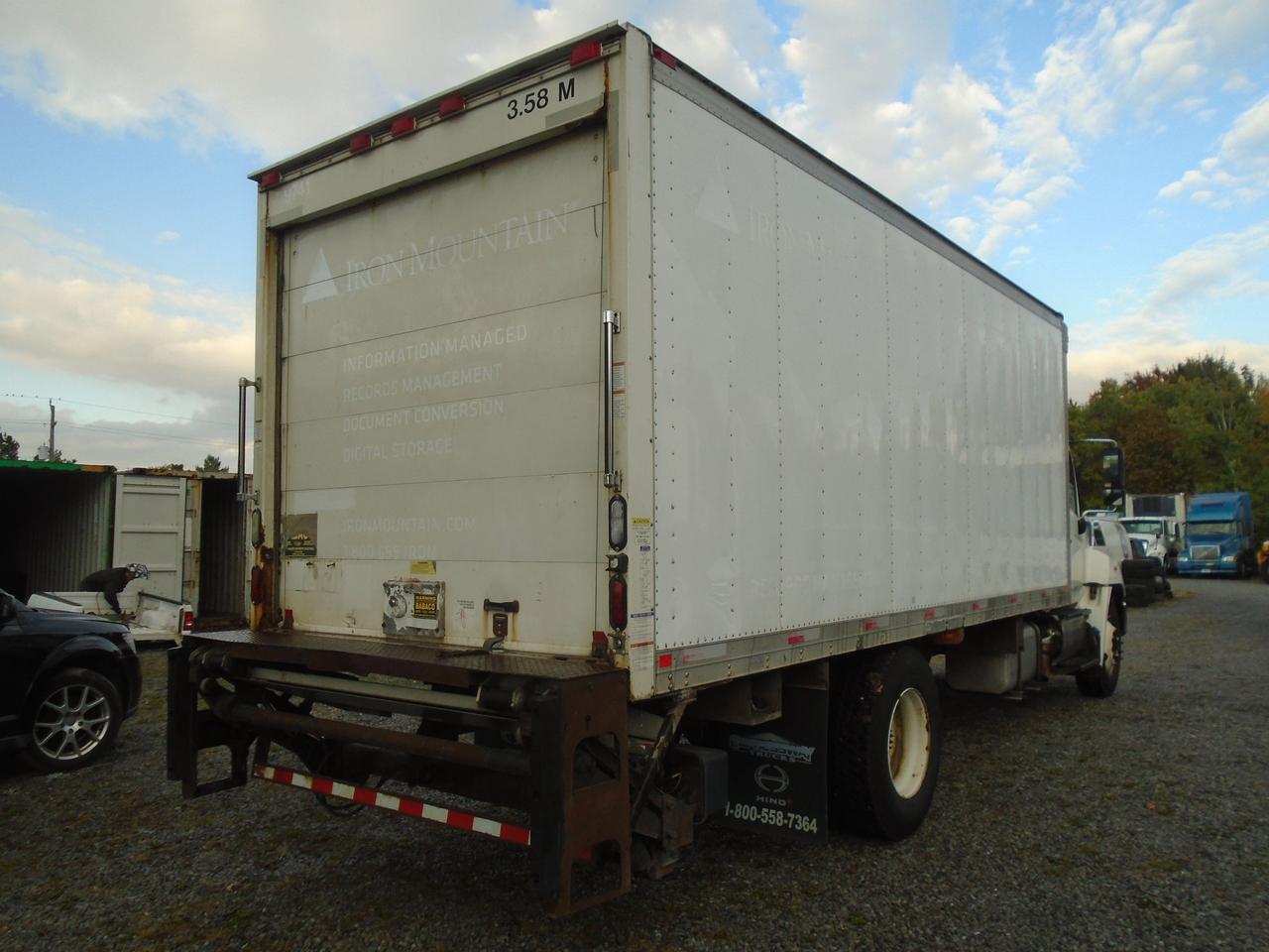2013 Hino 268 Reefer Photo