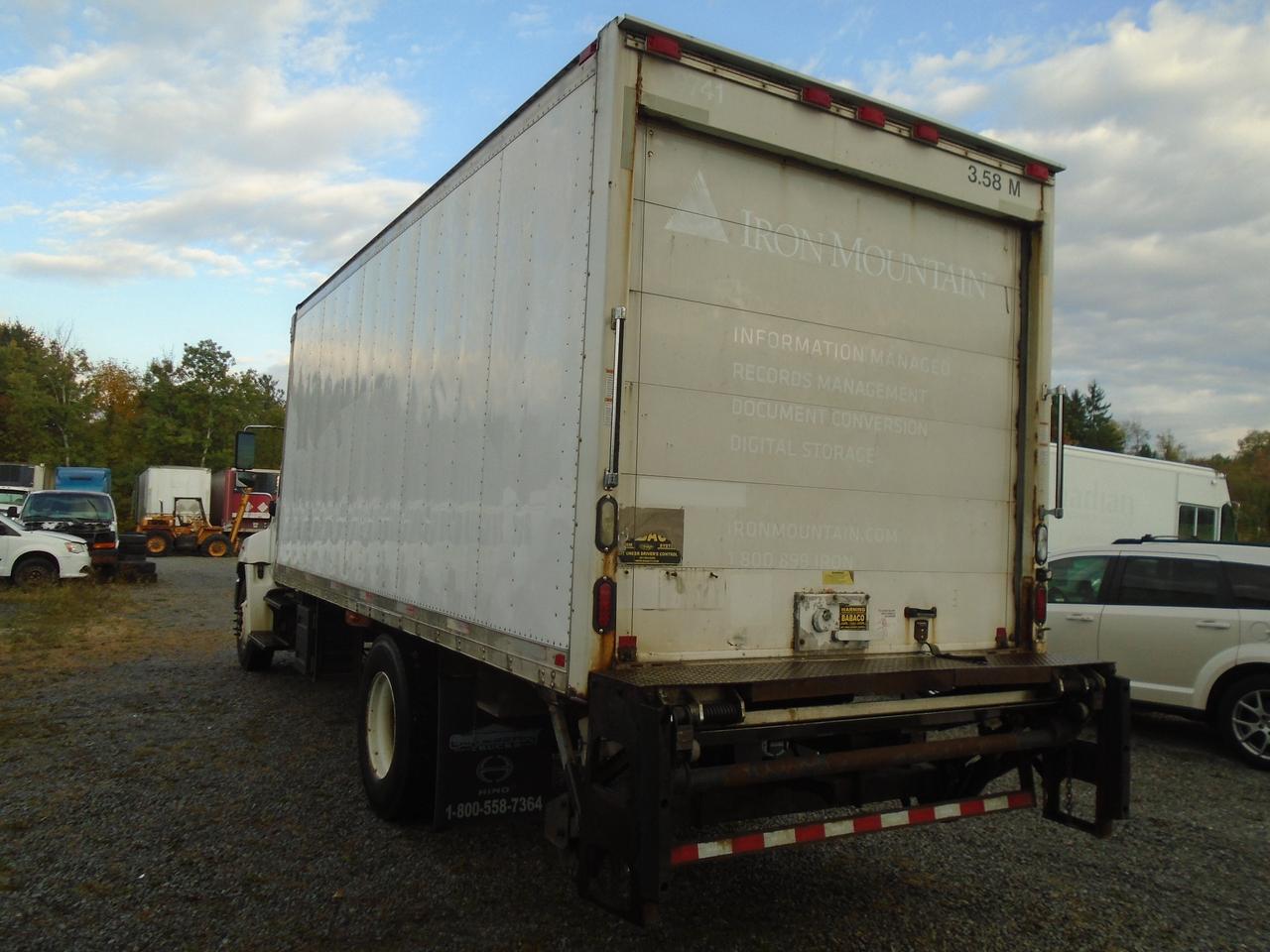 2013 Hino 268 Reefer Photo