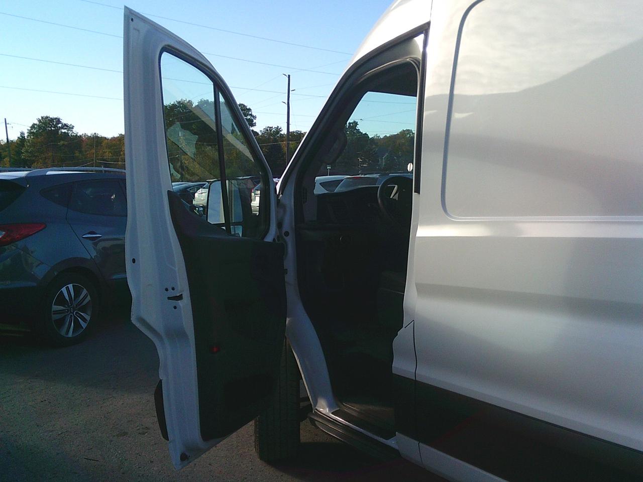 2021 Ford Transit Cargo Van T-250 148  Med Rf 9070 GVWR RWD - Photo #11