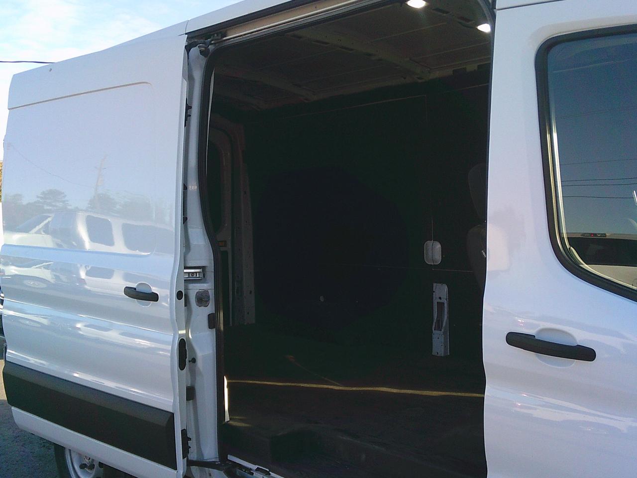 2021 Ford Transit Cargo Van T-250 148  Med Rf 9070 GVWR RWD - Photo #20