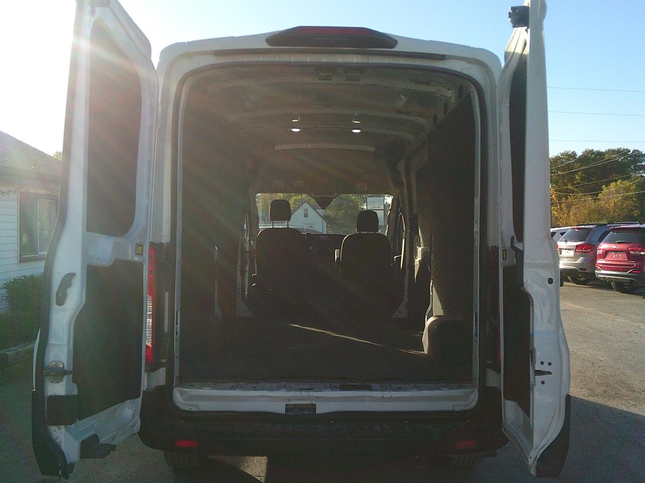 2021 Ford Transit Cargo Van T-250 148  Med Rf 9070 GVWR RWD - Photo #22